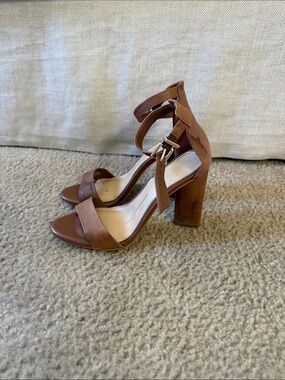 Women's Brown Ankle-Strap Block Heel Sandals with Buckle
